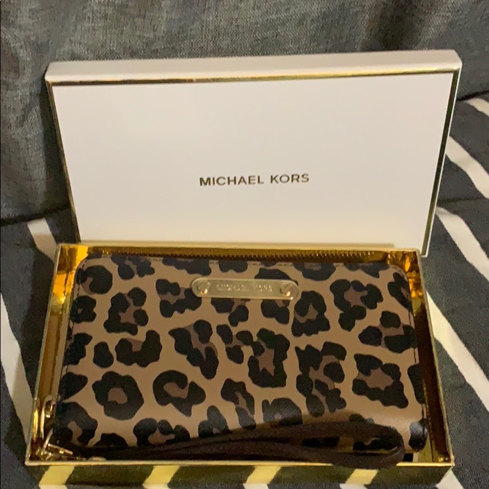 Cheetah Michael kors wallet